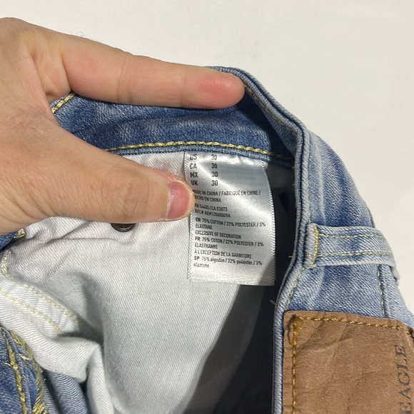 American Eagle Men’s Extreme Flex 4 Lightwash Distressed Denim Shorts Size 30 - Picture 12 of 12